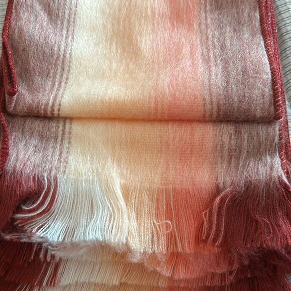 Beautiful alpaca scarf from Ecuador so soft and warm! - Picture 5 of 11